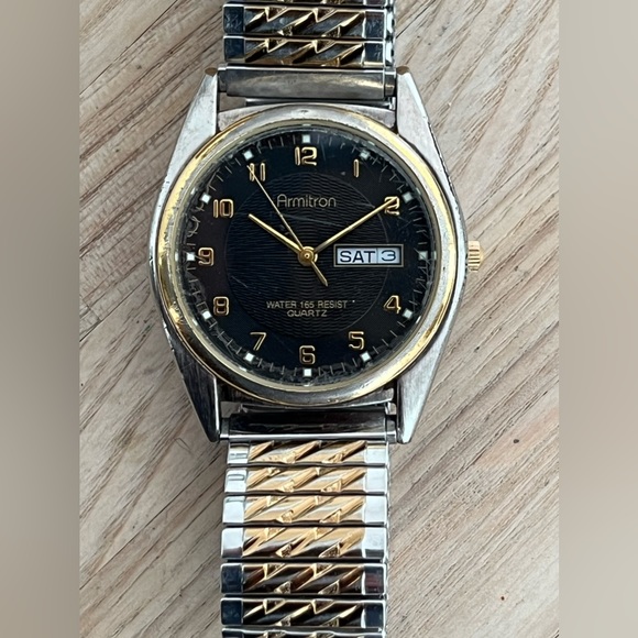 Armitron Men’s Watch Black Dial Day Date Window Two Tone Stretch Bracelet - Picture 4 of 11